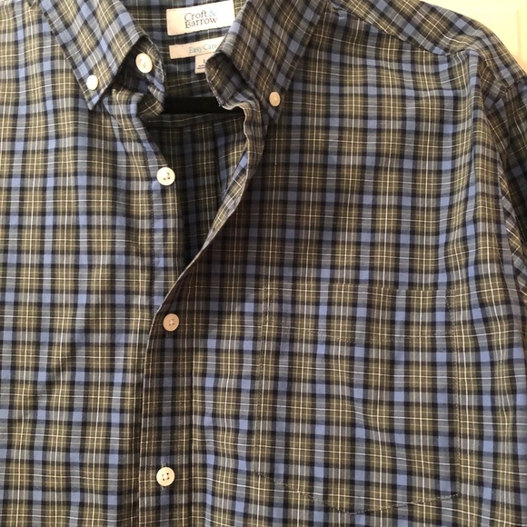 Croft & Barrow Men’s green & blue plaid button up - Picture 2 of 3